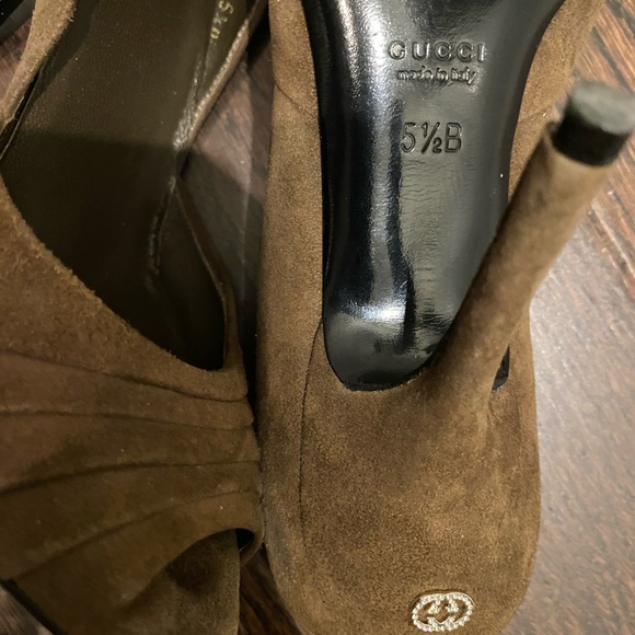 Gucci suede peep toe heels - Picture 7 of 9
